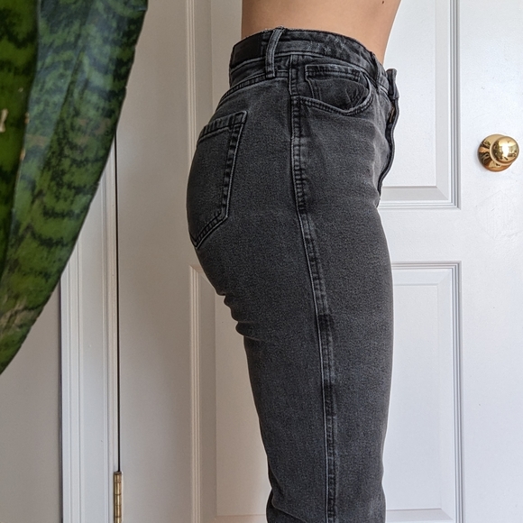 Hollister Ultra High-Rise Mom Jean - 5R - W27 L27 - Black - Picture 7 of 9